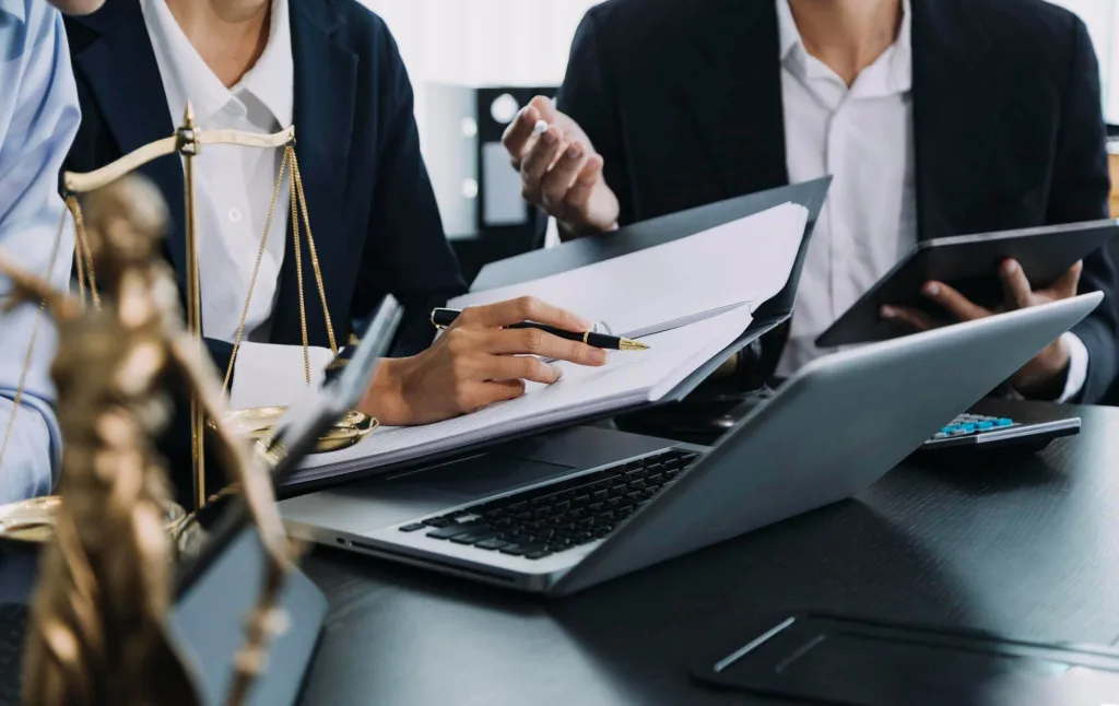 Precisão Jurídica: Como a Ius garante a assertividade das normas para o negócio