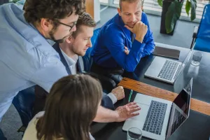 Como evitar erros ao escolher um software de gestão de requisitos legais