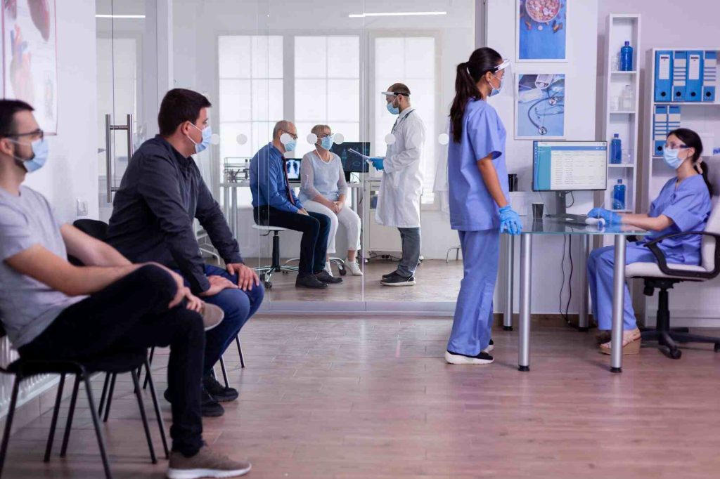 Ambulatórios Corporativos: conheça as principais exigências legais para o funcionamento com segurança e conformidade