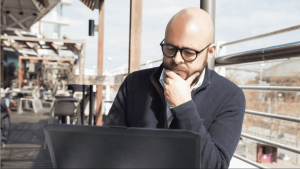 Sinais de que está na hora de trocar o fornecedor do seu software de gestão de requisitos legais